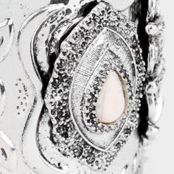 White Teardrop Howlite Western Cuff Silver Bracelet by Juveloj - Picture 4 of 6